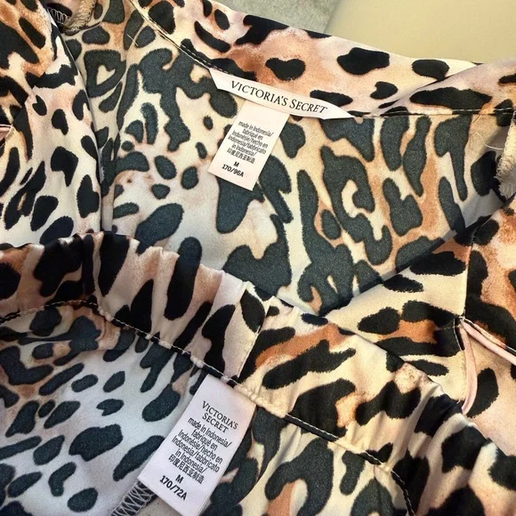 Victoria's Secret Satin Short Pajama Set Pink Leopard Print - Picture 4 of 6